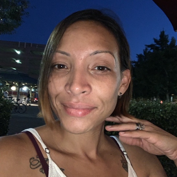 Meet your Posher, Aranelis - Picture 2 of 3